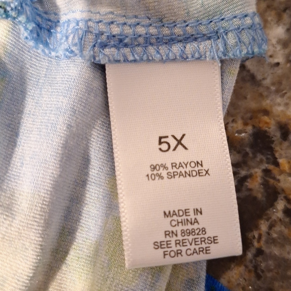 e Logo Women's Multicolor Top Size 5X - Picture 4 of 4